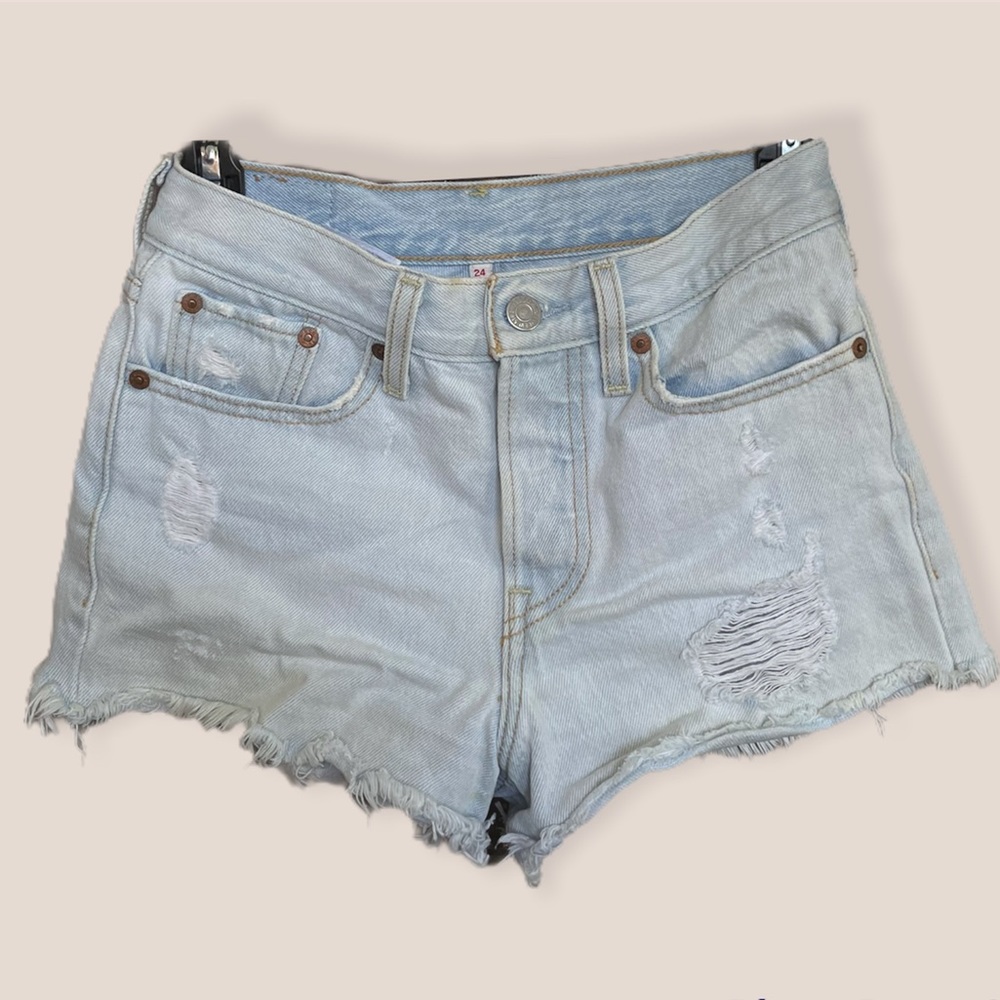 LEVIS❕Light Wash Shorts